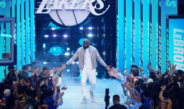 天博体育-詹姆斯无缘全明星赛首发后：若我能去我肯定到，无论怎样都无所谓